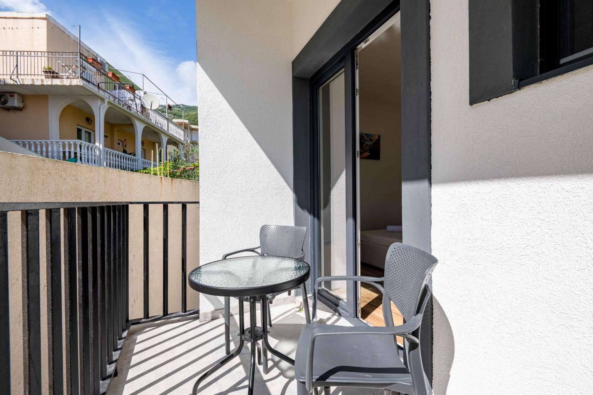 Sumice Inn Petrovac エクステリア 写真