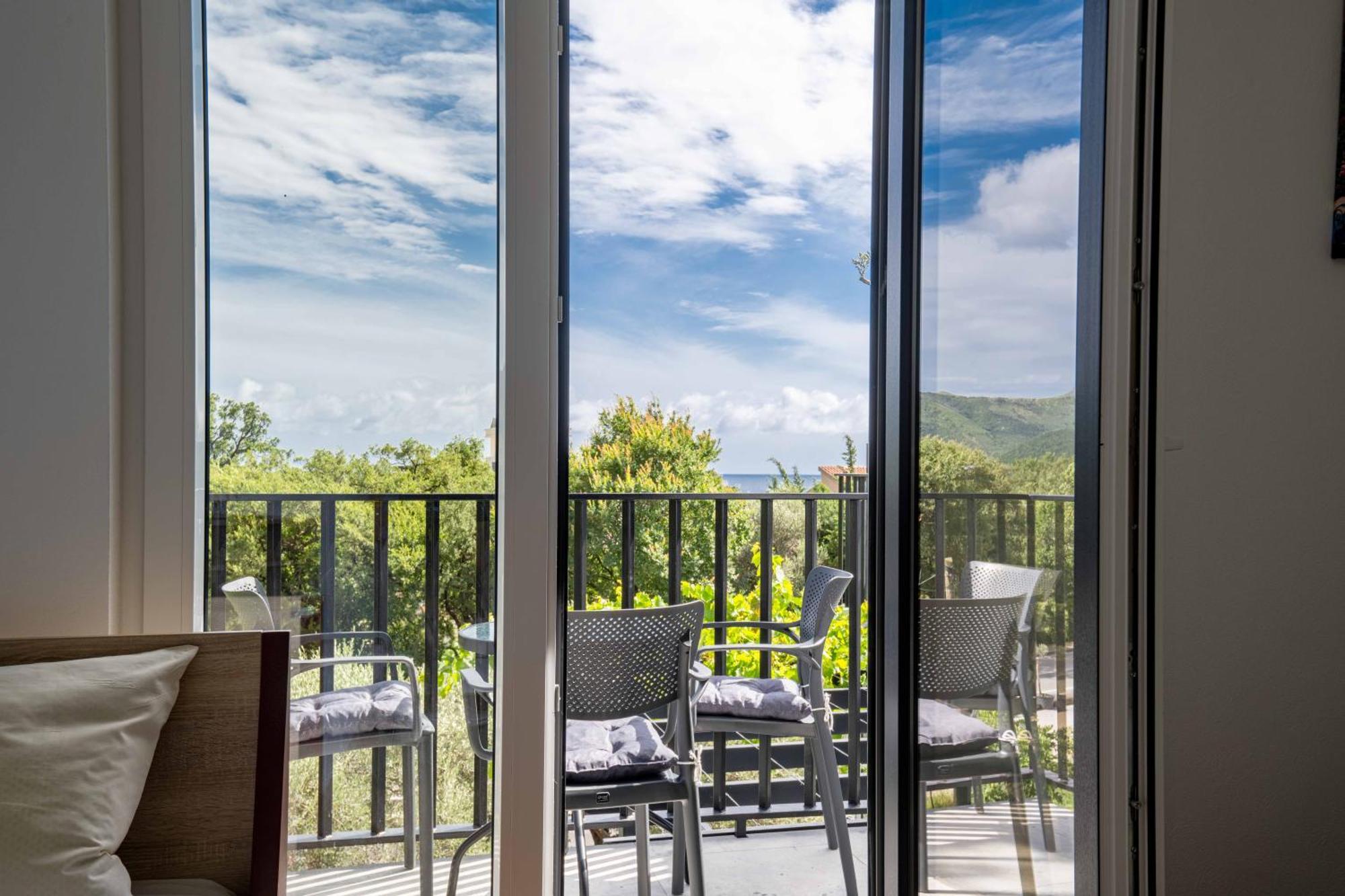 Sumice Inn Petrovac エクステリア 写真