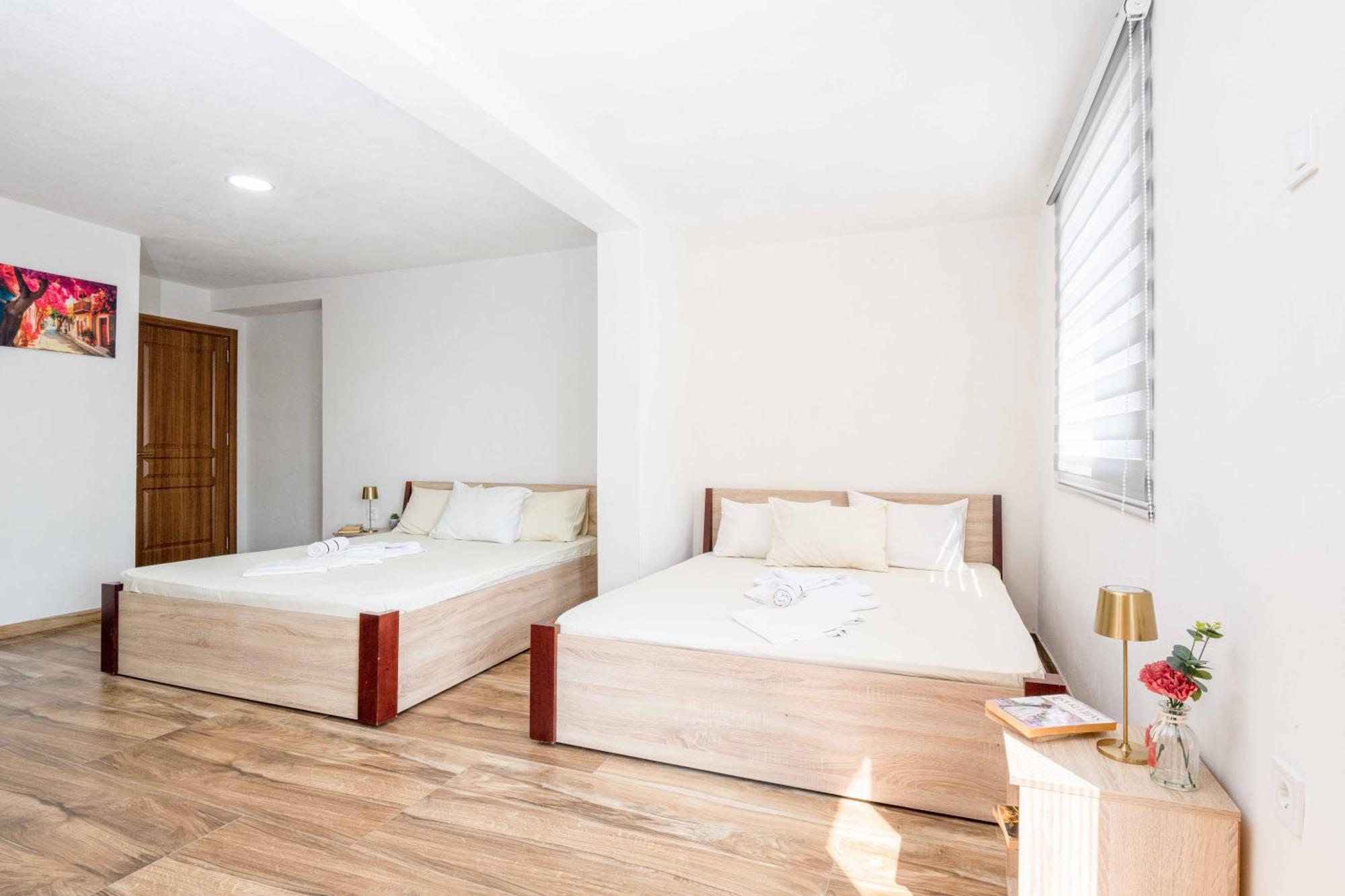 Sumice Inn Petrovac エクステリア 写真