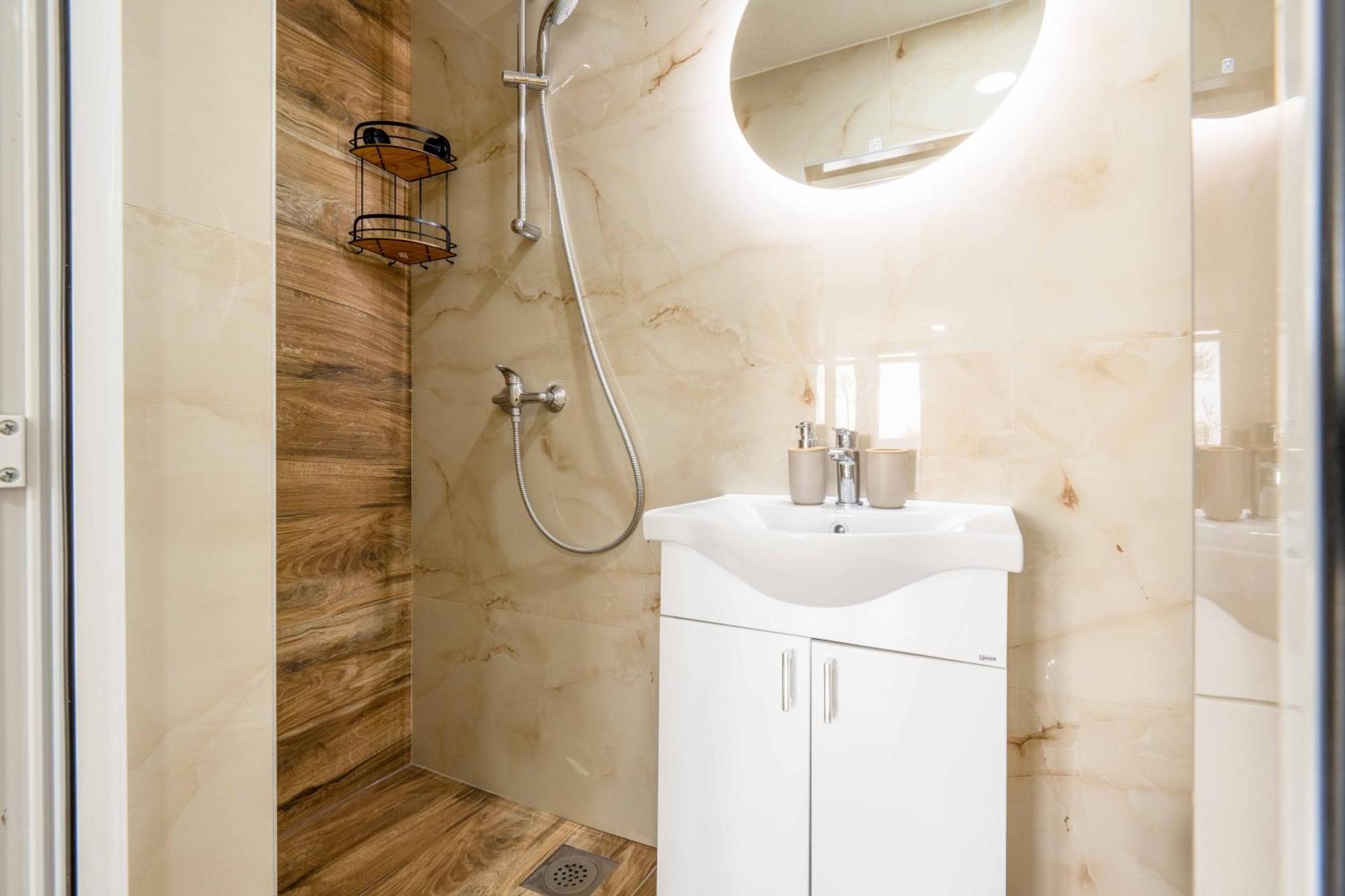 Sumice Inn Petrovac エクステリア 写真